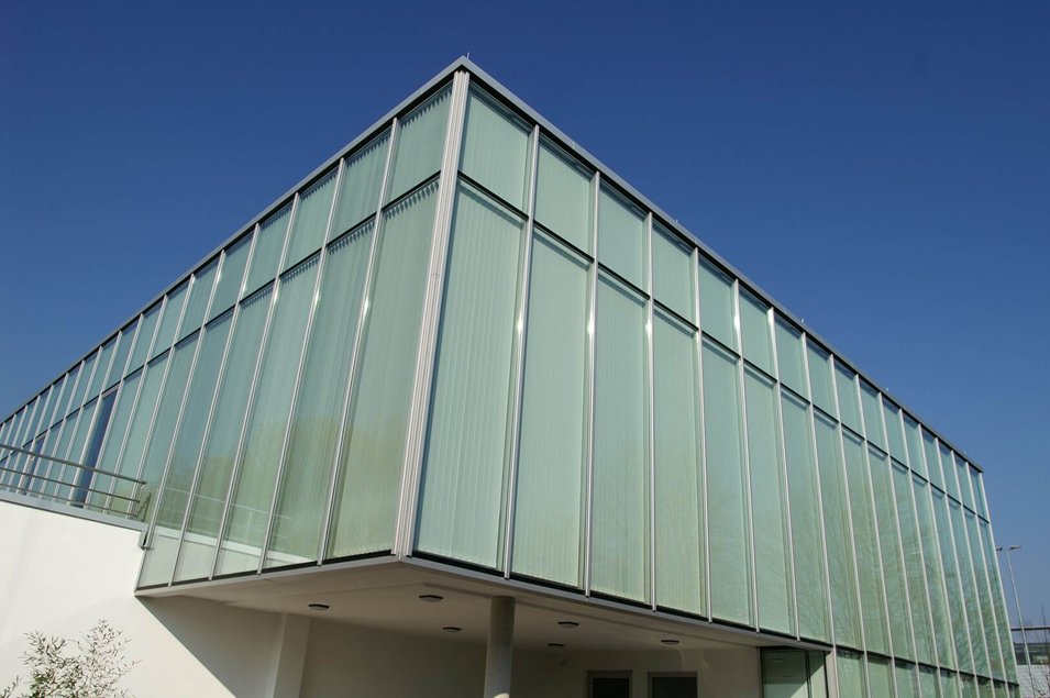 Betriebsgebäude in Eschborn mit Glasfassade, Detailansicht
