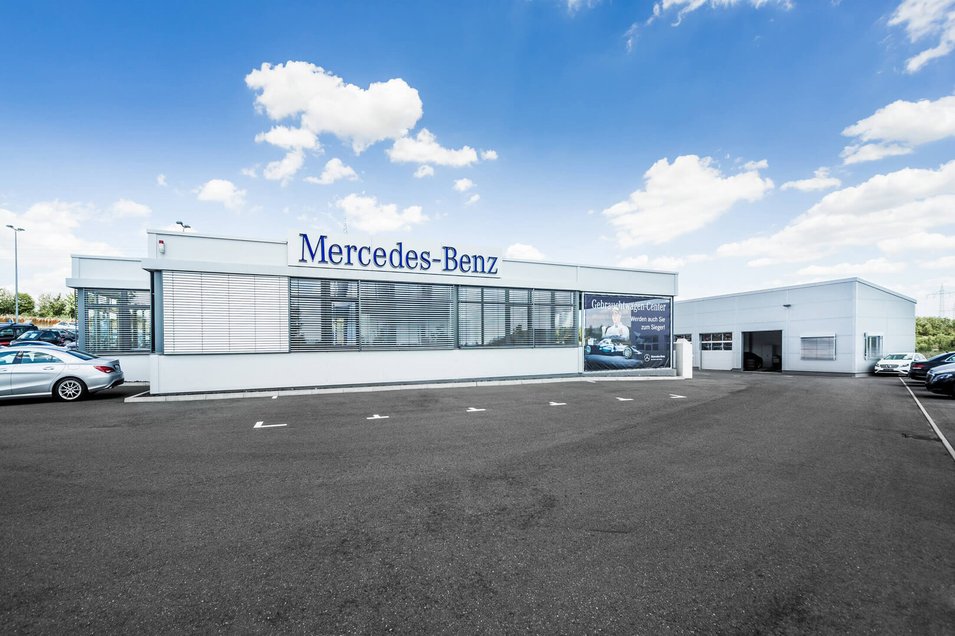 Neubau einer Verkaufshalle für Mercedes Benz